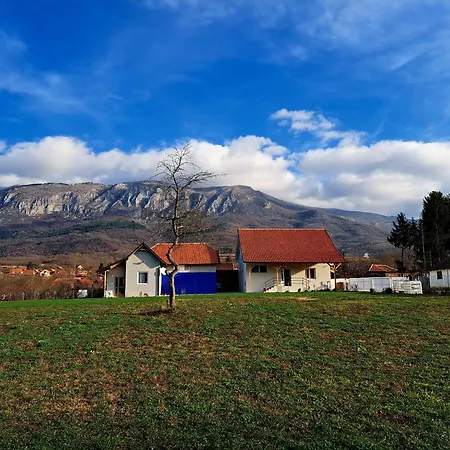 Petrovic Semce Suva Planina Апартаменты Gadzin Han