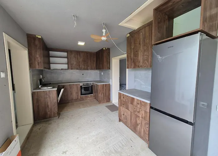 Petrovic Semce Suva Planina Gadzin Han